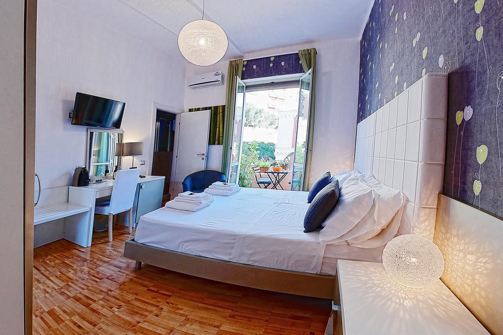 ريجّو دي كالابريا B&B Pellicano Guest House الغرفة الصورة